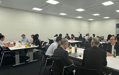 ����𗬉�̉摜